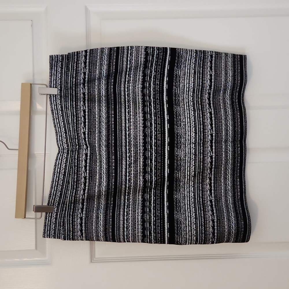 Nwot elastic waist pencil skirt